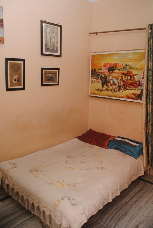 Karina Art Home Stay Bikaner Rum bild